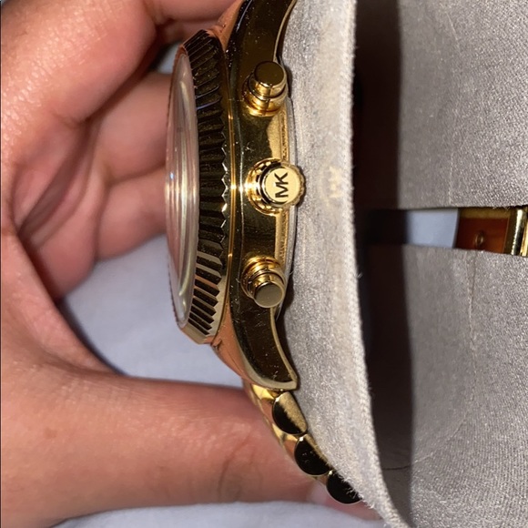 My man doesn’t wear it - Picture 3 of 4